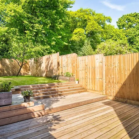 2 Bed House Close To Town Centre Bracknell Exterior foto